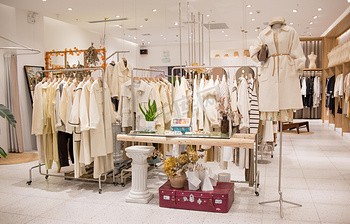 supermercado de ropa de mujer